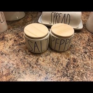 Rae Dunn salt and pepper cellars